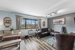 747 Riverside Ave, Lyndhurst Township, NJ 07071 - Photo 4