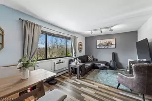 747 Riverside Ave, Lyndhurst Township, NJ 07071 - Photo 6