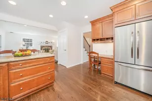 126 Wentworth Dr, Berkeley Heights Township, NJ 07922 - Photo 4