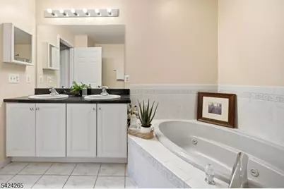 424 Hartford Dr, Nutley, NJ 07110 - Photo 30