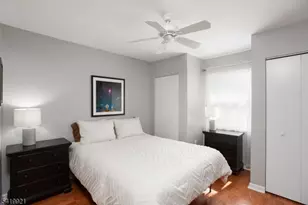 219 Coldspring Ct, Franklin Township, NJ 08873 - Photo 2