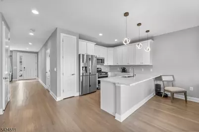 64 Halina Ln, Butler, NJ 07405 - Photo 6