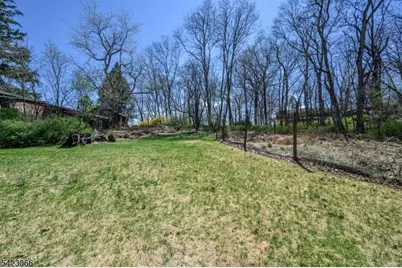 105 Morning Glory Rd, Green Brook Township, NJ 07059 - Photo 36