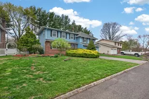 7 Chicopee Dr, Wayne Twp., NJ 07470 - Photo 2