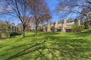 33 Eton Ct, Bedminster Township, NJ 07921 - Photo 32