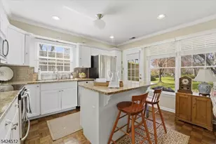 33 Eton Ct, Bedminster Township, NJ 07921 - Photo 10