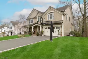 29 Sunnywood Dr, Westfield, NJ 07090 - Photo 2