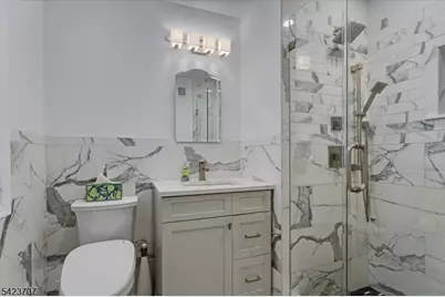 5 Liberty Ct, Garwood, NJ 07027 - Photo 14