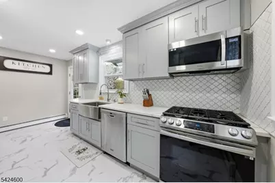 7 Jackson Ave, Vernon, NJ 07462 - Photo 10