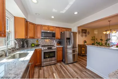 8 Sherbone Pl #8, Sayreville Boro, NJ 08872 - Photo 2
