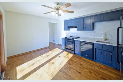 107 Old Farm Rd, Readington, NJ 08889 - Photo 4