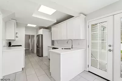 129 Willow Ave, Aberdeen Township, NJ 07747 - Photo 14
