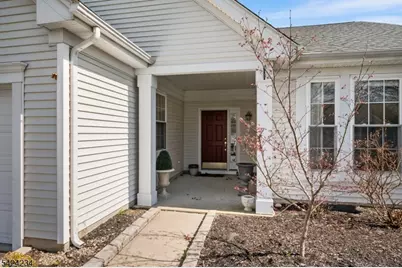 18 Kensington Cir, White Township, NJ 07823 - Photo 4