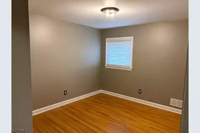 1411 Hussa St, Linden, NJ 07036 - Photo 8