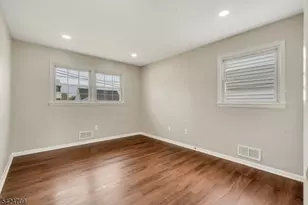 254 E George Pl, Woodbridge Township, NJ 08830 - Photo 10