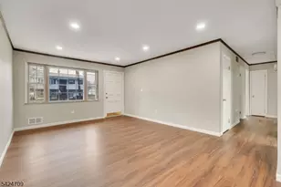 254 E George Pl, Woodbridge Township, NJ 08830 - Photo 4