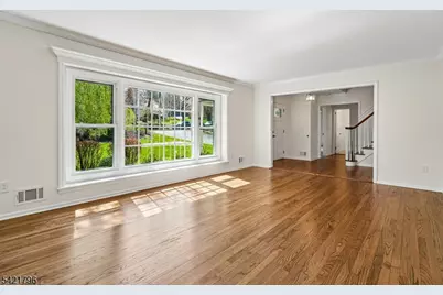 236 Spring Ridge Dr, Berkeley Heights Township, NJ 07922 - Photo 4