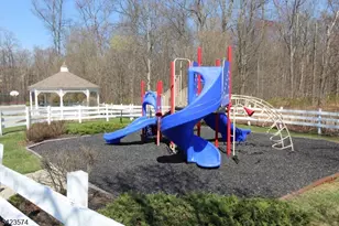 9 Pembrook Ln, Mount Olive, NJ 07828 - Photo 38