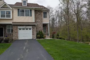 9 Pembrook Ln, Mount Olive, NJ 07828 - Photo 4