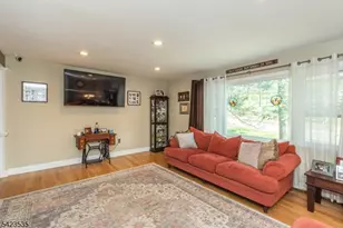33 Lawrence Rd, Randolph Township, NJ 07869 - Photo 2