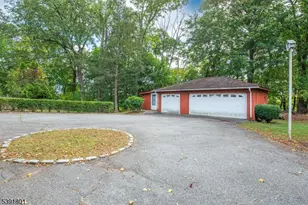951 N Beverwyck Rd, Parsippany, NJ 07005 - Photo 2