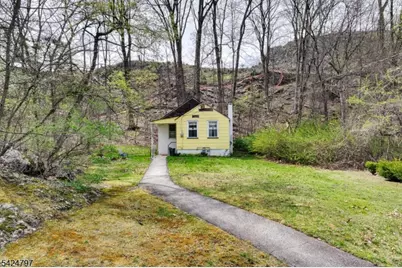 102 Greenwood Ave, Wanaque, NJ 07420 - Photo 4