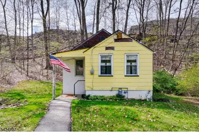 102 Greenwood Ave, Wanaque, NJ 07420 - Photo 2