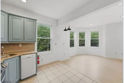 382-384 Belleville Ave #2L, Belleville, NJ 07109 - Photo 4