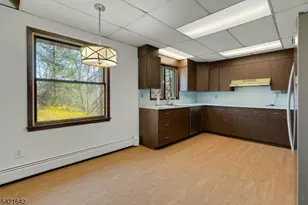 24 Deerhaven Ln, Jefferson Township, NJ 07435 - Photo 10