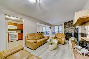 6 Hansen Pl, Wayne Twp., NJ 07470 - Photo 8