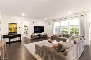 11 Veterans Wy, Morris Plains, NJ 07950 - Photo 6