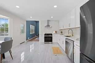 22 Hillcrest Rd, Hillsborough Township, NJ 08844 - Photo 4