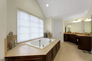 22 Mdw Lk Dr, Mahwah Twp., NJ 07430 - Photo 26