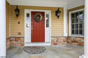 22 Mdw Lk Dr, Mahwah Twp., NJ 07430 - Photo 2