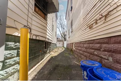 211 N 13th St, Newark, NJ 07107 - Photo 46