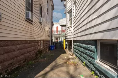211 N 13th St, Newark, NJ 07107 - Photo 44