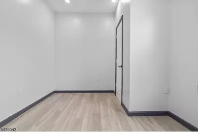 211 N 13th St, Newark, NJ 07107 - Photo 8