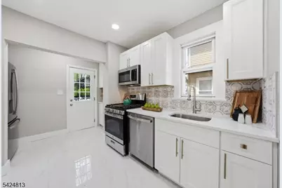 1466 Center St, Hillside, NJ 07205 - Photo 16