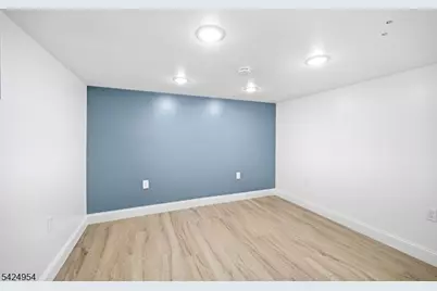 31 Ackerson Pl, Passaic, NJ 07055 - Photo 6