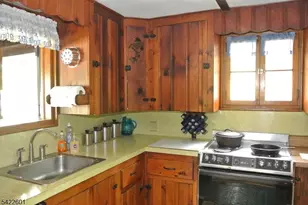 1193 Lakeside Dr E, Vernon, NJ 07422 - Photo 8