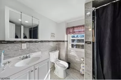 416 Frankfort St, Orange, NJ 07050 - Photo 12