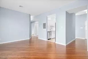 420 Bloomfield Ave Apt, Montclair, NJ 07042 - Photo 2