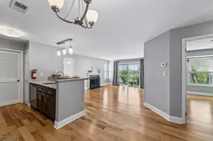 21 Lear Ct, East Brunswick Township, NJ 08816 - Photo 2