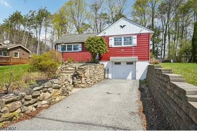 9 Cottonwood Ct, Hardyston Township, NJ 07460 - Photo 1