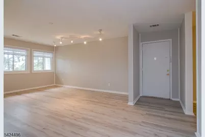 12 J Avon Dr, East Windsor Township, NJ 08520 - Photo 4