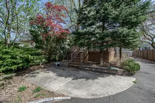513 E Price St, Linden, NJ 07036 - Photo 34