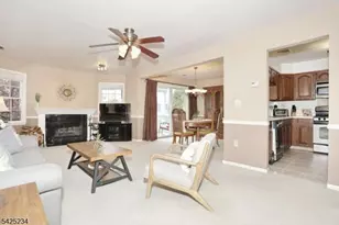 101 Quartz Ln, Paterson, NJ 07501 - Photo 6