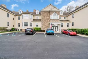 58 Brooklake Road Unit, Florham Park, NJ 07932 - Photo 2