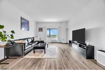 1 Carriage City Plz #1620, Rahway, NJ 07065 - Photo 2