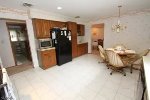 28 Taylor Ln, Woodland Park, NJ 07424 - Photo 6